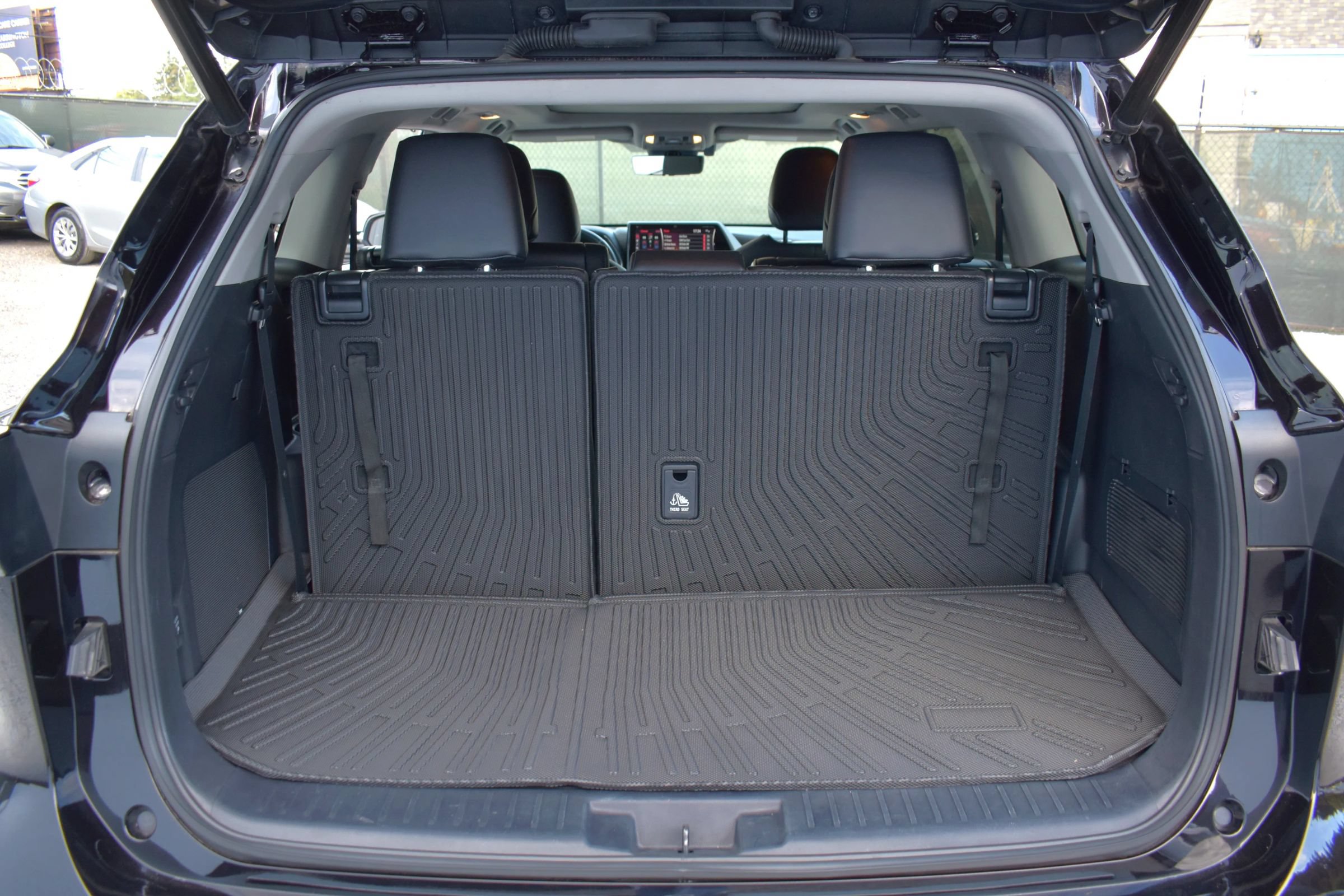 Used 2021 Toyota Highlander Platinum AWD/4WD image 33