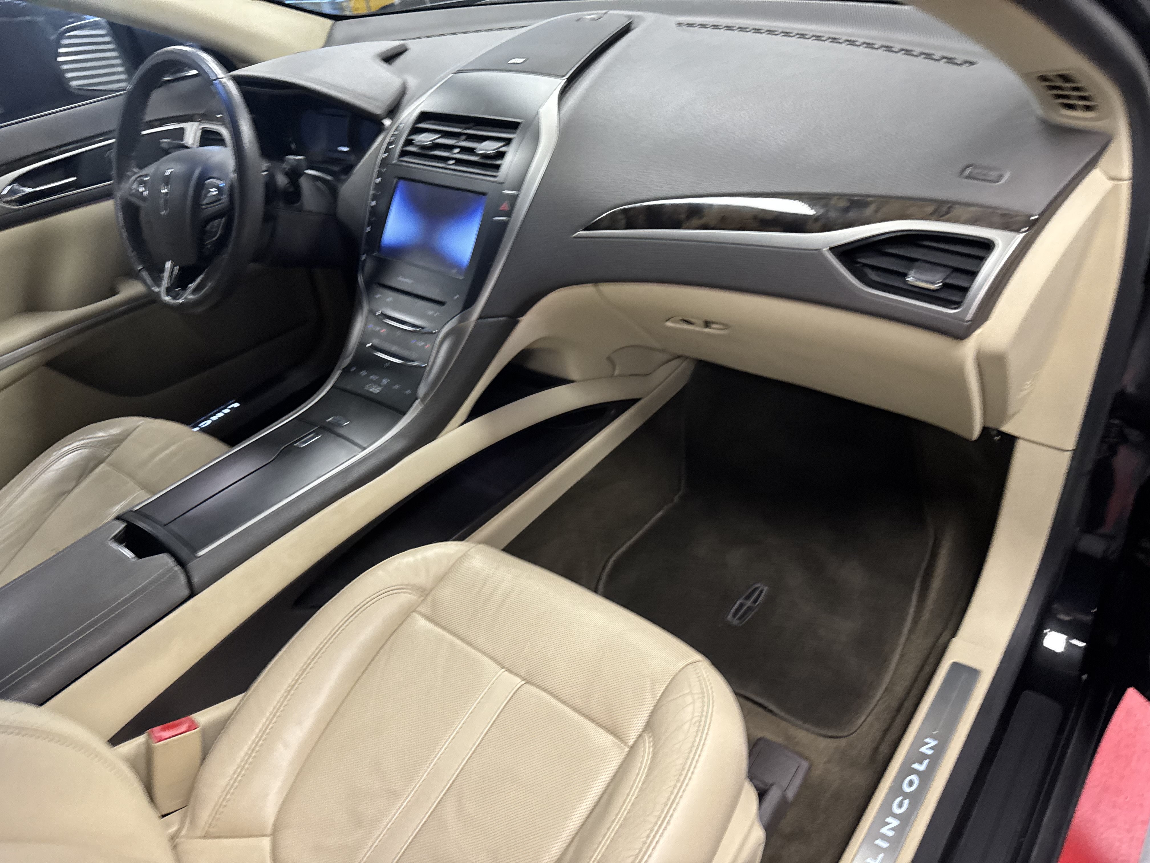 Used 2014 Lincoln MKZ w/ Equipment Group 102A Reserve FWD image 15