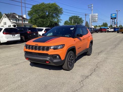 New 2026 Jeep Compass Trailhawk AWD/4WD image 3