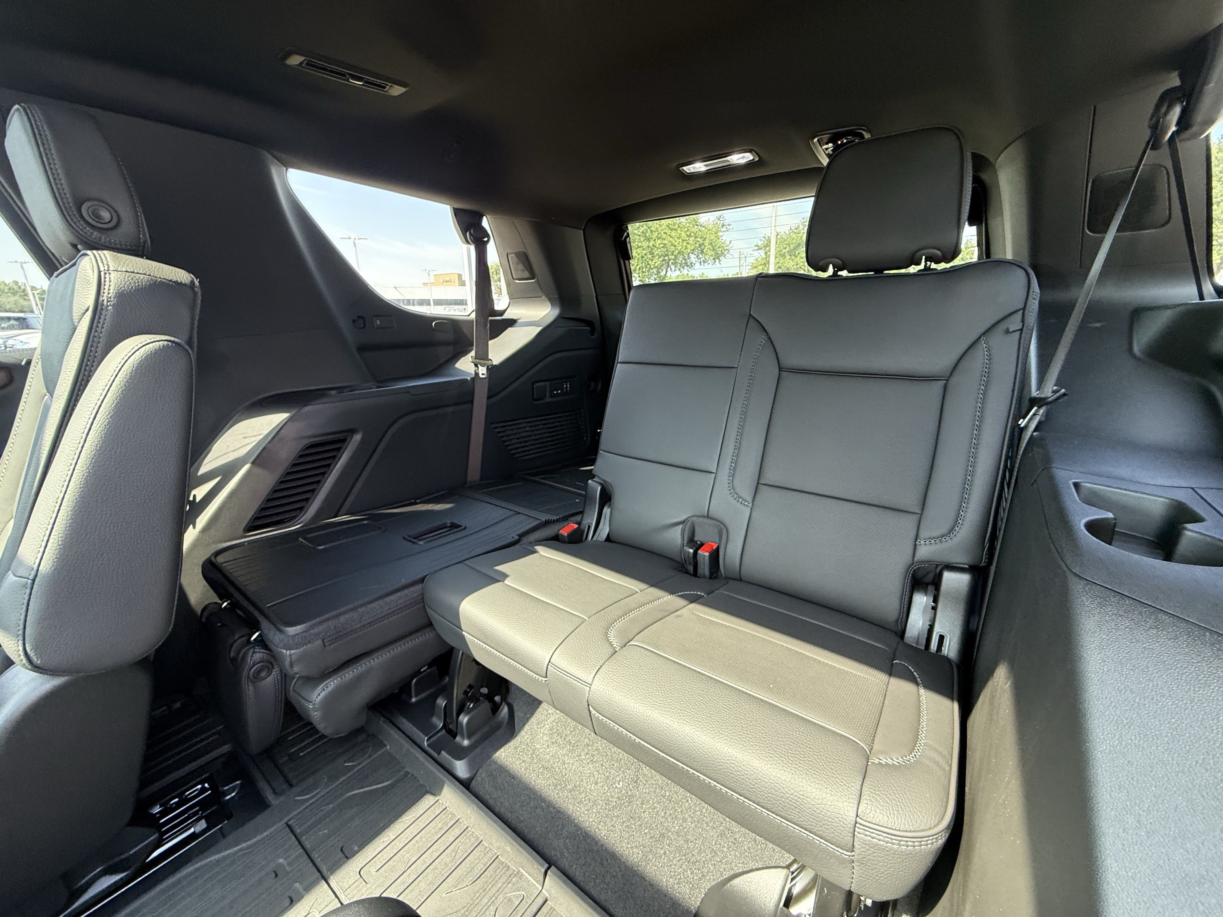 New 2027 GMC Yukon Denali w/ Sun & Power Step Package RWD image 16