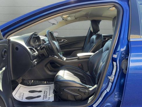 Used 2015 Chrysler 200 Limited image 12