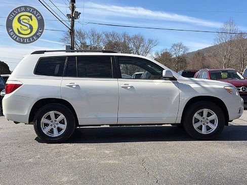 Used 2010 Toyota Highlander SE image 7