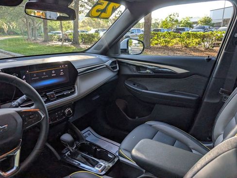 Used 2025 Chevrolet TrailBlazer ACTIV w/ Driver Confidence Package image 14