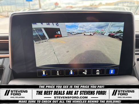 Used 2023 GMC Yukon XL SLT w/ SLT Luxury Package AWD/4WD image 28