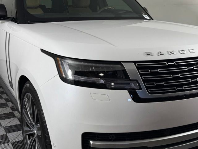 Certified 2025 Land Rover Range Rover Autobiography AWD/4WD image 12