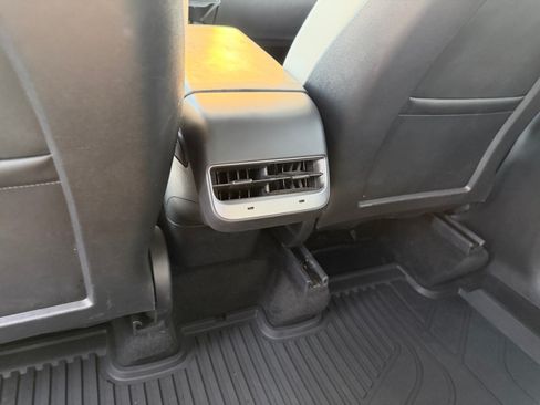 Used 2023 Tesla Model Y 2WD image 24