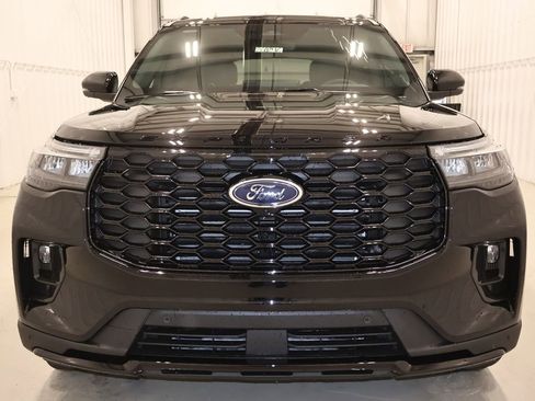 New 2026 Ford Explorer ST-Line w/ ST-Line Street Pack AWD/4WD image 3