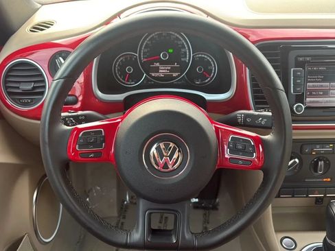Used 2014 Volkswagen Beetle 1.8T FWD image 35