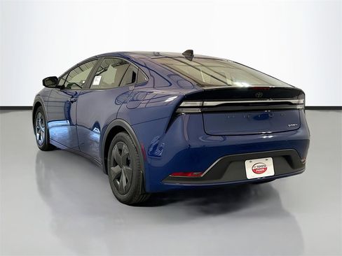 New 2026 Toyota Prius SE image 6