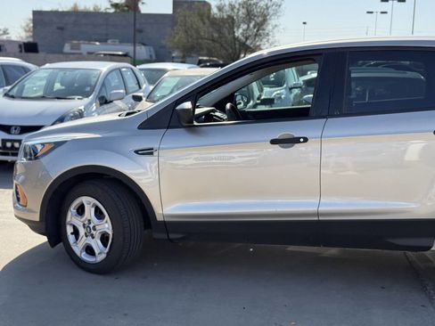 Used 2018 Ford Escape S image 6
