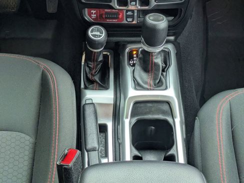 Used 2021 Jeep Wrangler Unlimited Rubicon AWD/4WD image 19