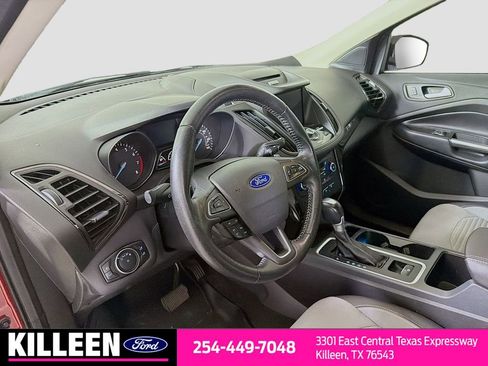 Used 2017 Ford Escape Titanium FWD image 10