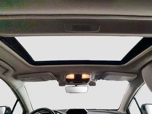 Used 2021 Subaru Crosstrek 2.0i Premium w/ Moonroof Package image 21