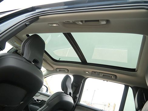 New 2026 Volvo XC90 B6 Ultra w/ Protection Package image 22