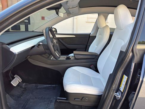 Used 2023 Tesla Model Y Performance AWD/4WD image 16