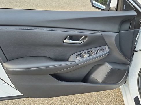 Used 2025 Nissan Sentra SV w/ All-Weather Package FWD image 11