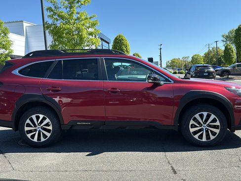 Used 2023 Subaru Outback Premium AWD/4WD image 5