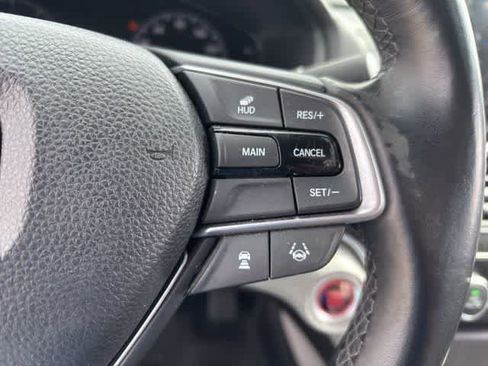 Used 2018 Honda Accord Touring image 12