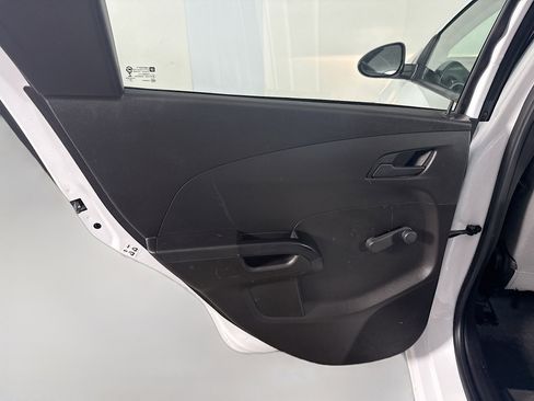 Used 2020 Chevrolet Sonic LT image 26