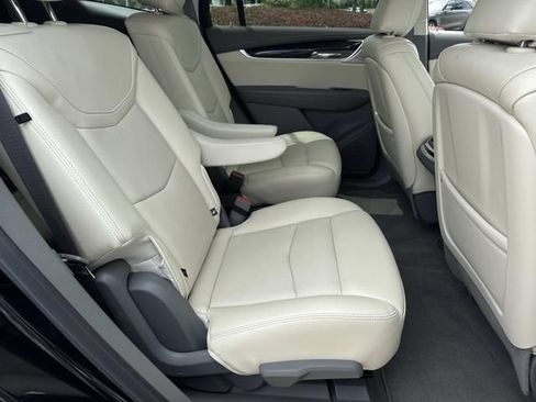 Used 2024 Cadillac XT6 Premium Luxury FWD image 9