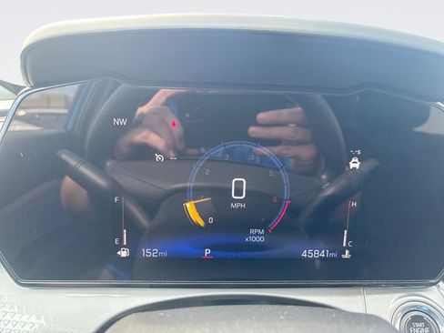 Used 2025 Chevrolet Trax LT FWD image 15
