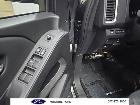 Used 2023 Nissan Frontier SV w/ SV Convenience Package AWD/4WD image 30
