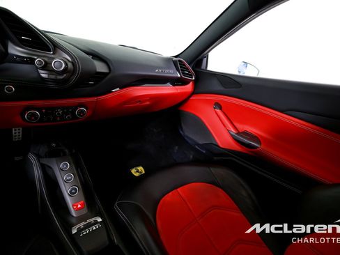 Used 2019 Ferrari 488 GTB RWD image 15