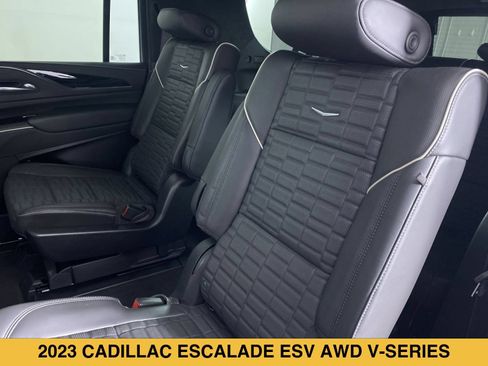 Certified 2023 Cadillac Escalade ESV V AWD/4WD image 15