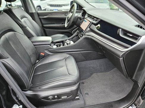 Used 2022 Jeep Grand Cherokee Limited 4xe image 9