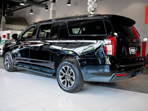 Used 2022 Chevrolet Suburban Z71 AWD/4WD image 7