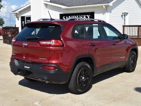 Used 2014 Jeep Cherokee Sport w/ Trailer Tow Group AWD/4WD image 3