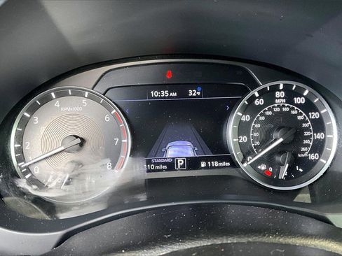 Used 2019 INFINITI QX50 Essential w/ Premium Heat Package image 18