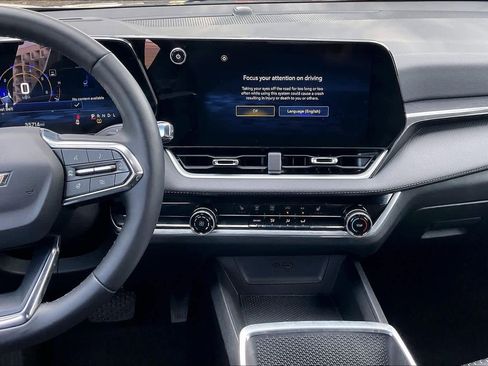 Used 2025 Chevrolet Equinox LT image 6