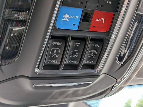 Used 2023 Jeep Grand Cherokee 4WD 4xe image 24