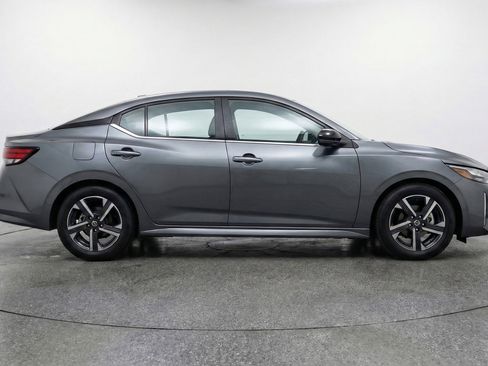 Used 2025 Nissan Sentra SV FWD image 11