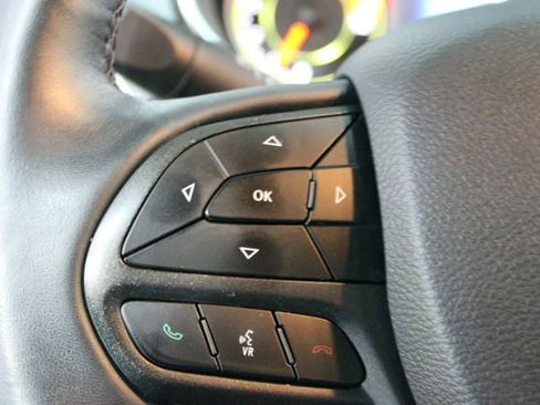 Used 2019 Jeep Cherokee Trailhawk w/ Comfort & Convenience Group image 15