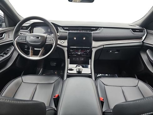 New 2025 Jeep Grand Cherokee L Limited image 9