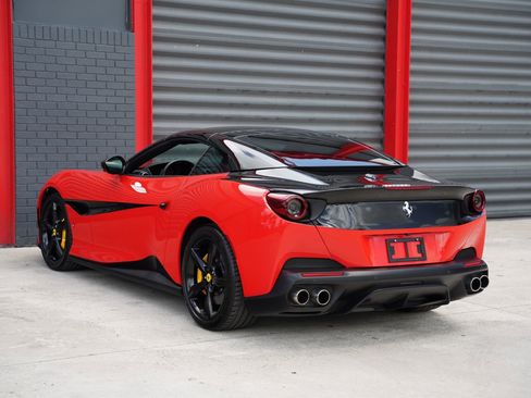 Used 2019 Ferrari Portofino image 4