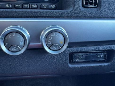 Used 2004 Chevrolet SSR w/ Preferred Equipment Group image 10