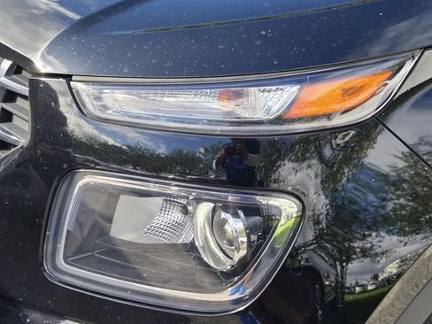 Used 2021 Hyundai Venue SEL image 10