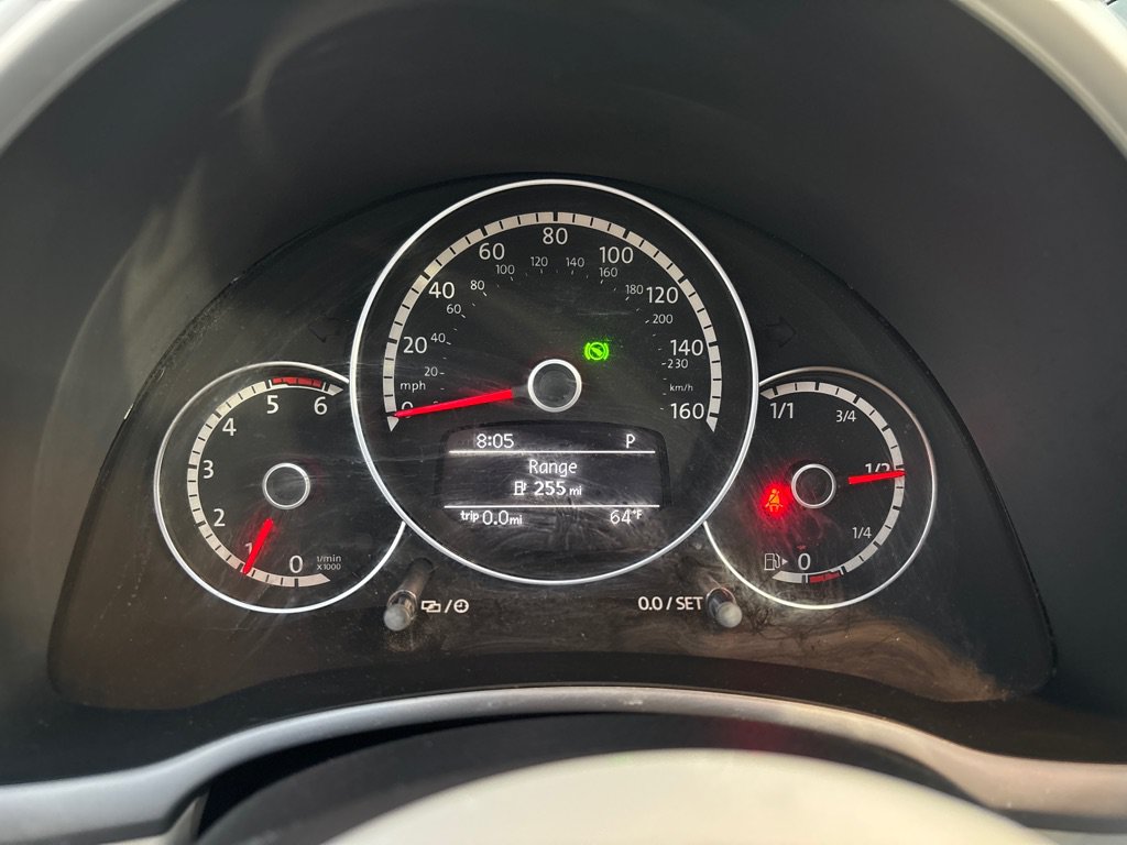 Used 2013 Volkswagen Beetle TDI FWD image 30