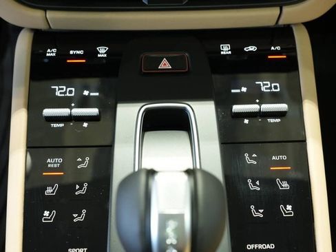 Certified 2026 Porsche Macan AWD/4WD image 21
