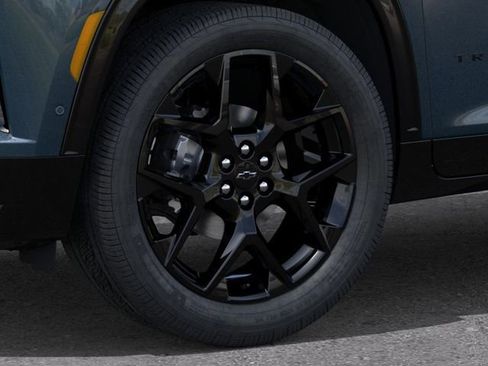 New 2026 Chevrolet Traverse RS w/ LPO, Floor Liner Package FWD image 9