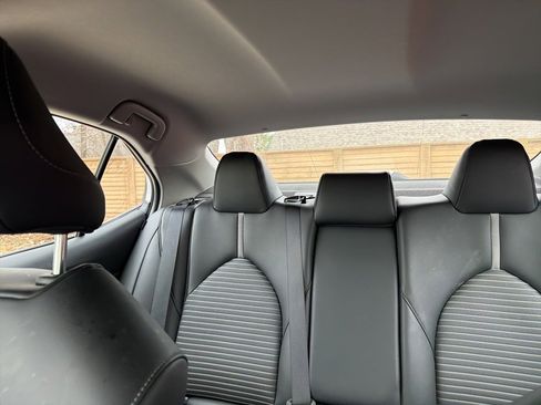 Used 2024 Toyota Camry SE image 25