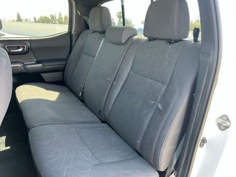 Used 2019 Toyota Tacoma TRD Sport w/ Technology Package AWD/4WD image 16