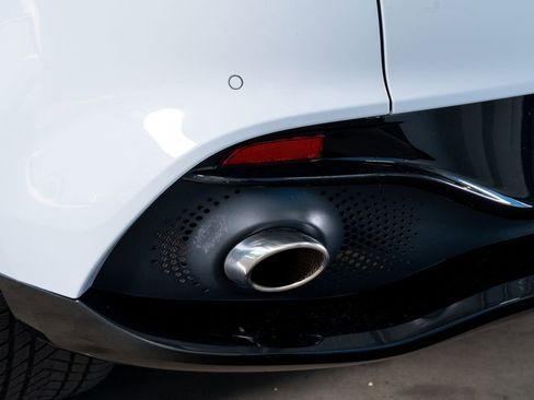 Used 2021 Aston Martin DBX AWD/4WD image 19