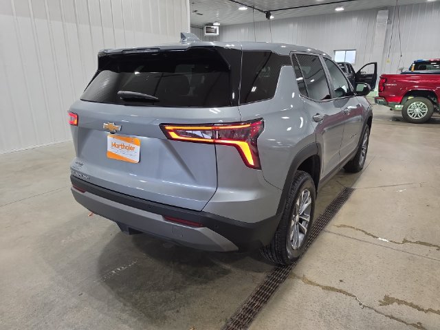 Used 2026 Chevrolet Equinox LT AWD/4WD image 8
