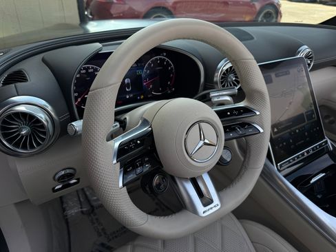 Used 2022 Mercedes-Benz SL 63 AMG 4MATIC image 11