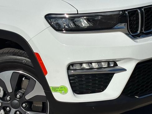 Used 2022 Jeep Grand Cherokee Limited 4xe image 9