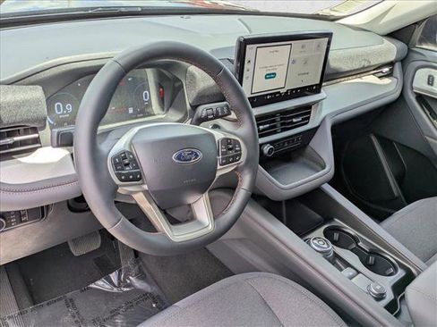 New 2026 Ford Explorer Active RWD image 3